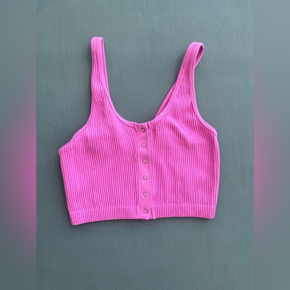 Aerie Woman’s Pink Crop Top Size Medium Tank Ribbed Snaps Summer - Picture 1 of 6